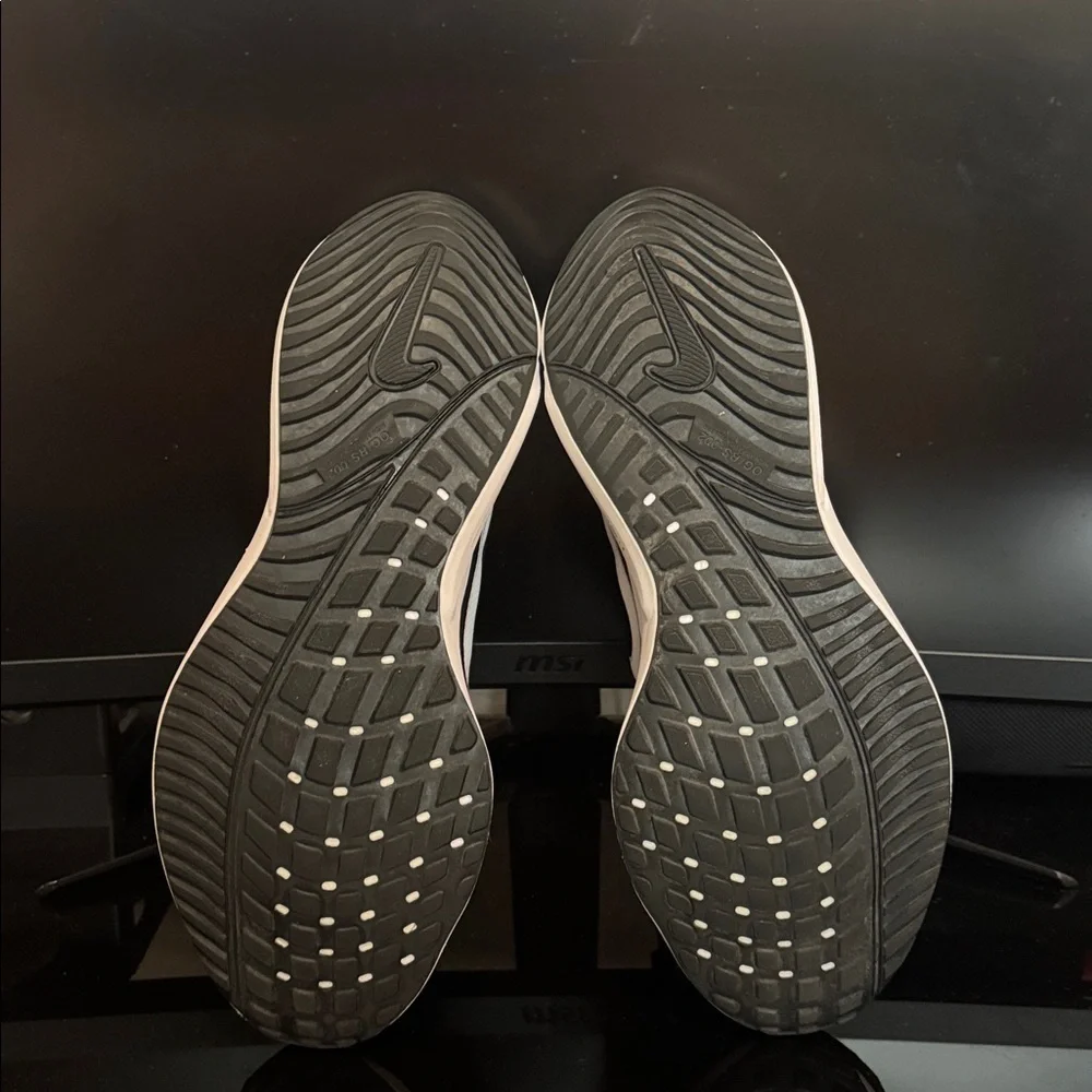 Nike Vomero 16